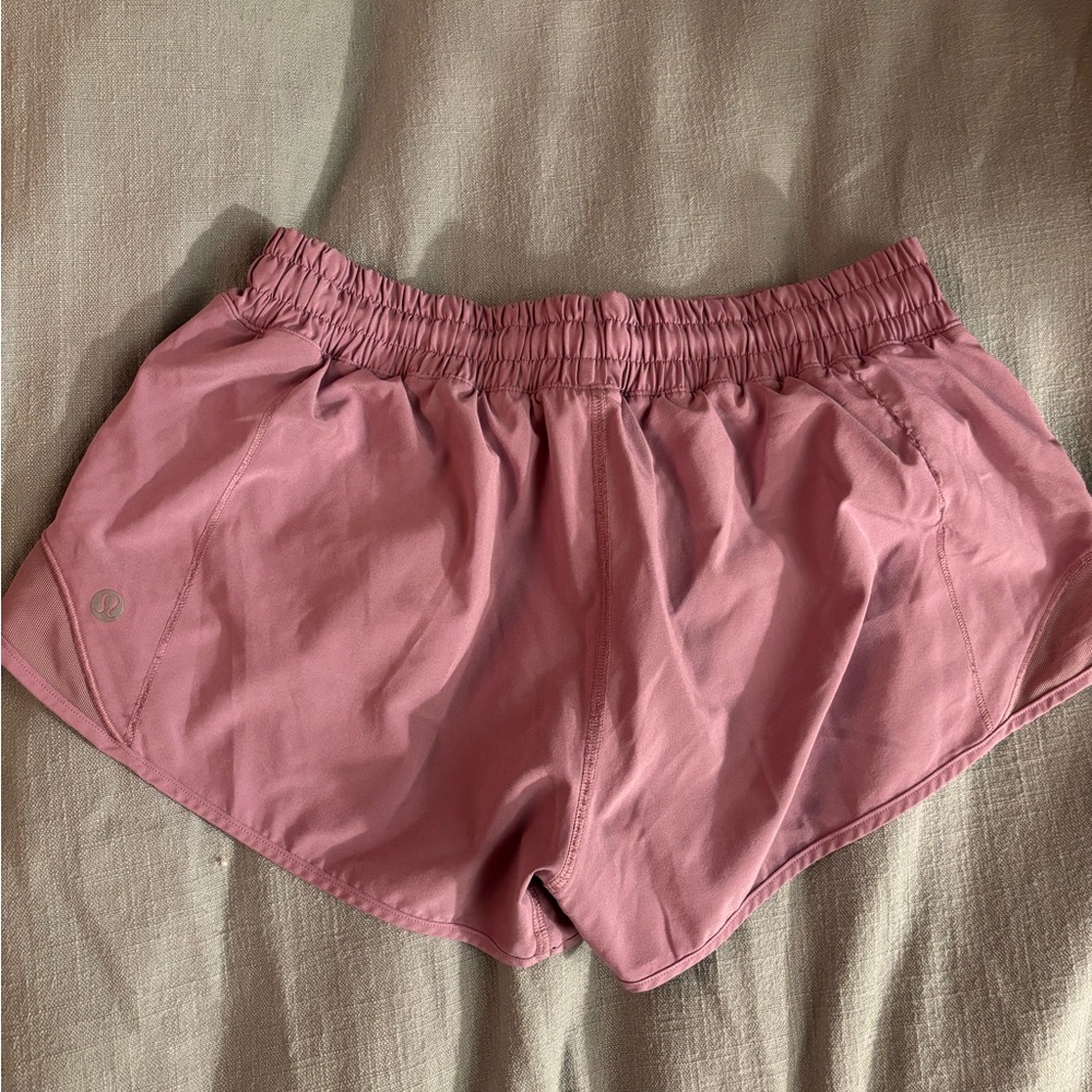 Lululemon Hotty Hot Low Rise Lined Shorts 2.5” - Picture 1 of 3
